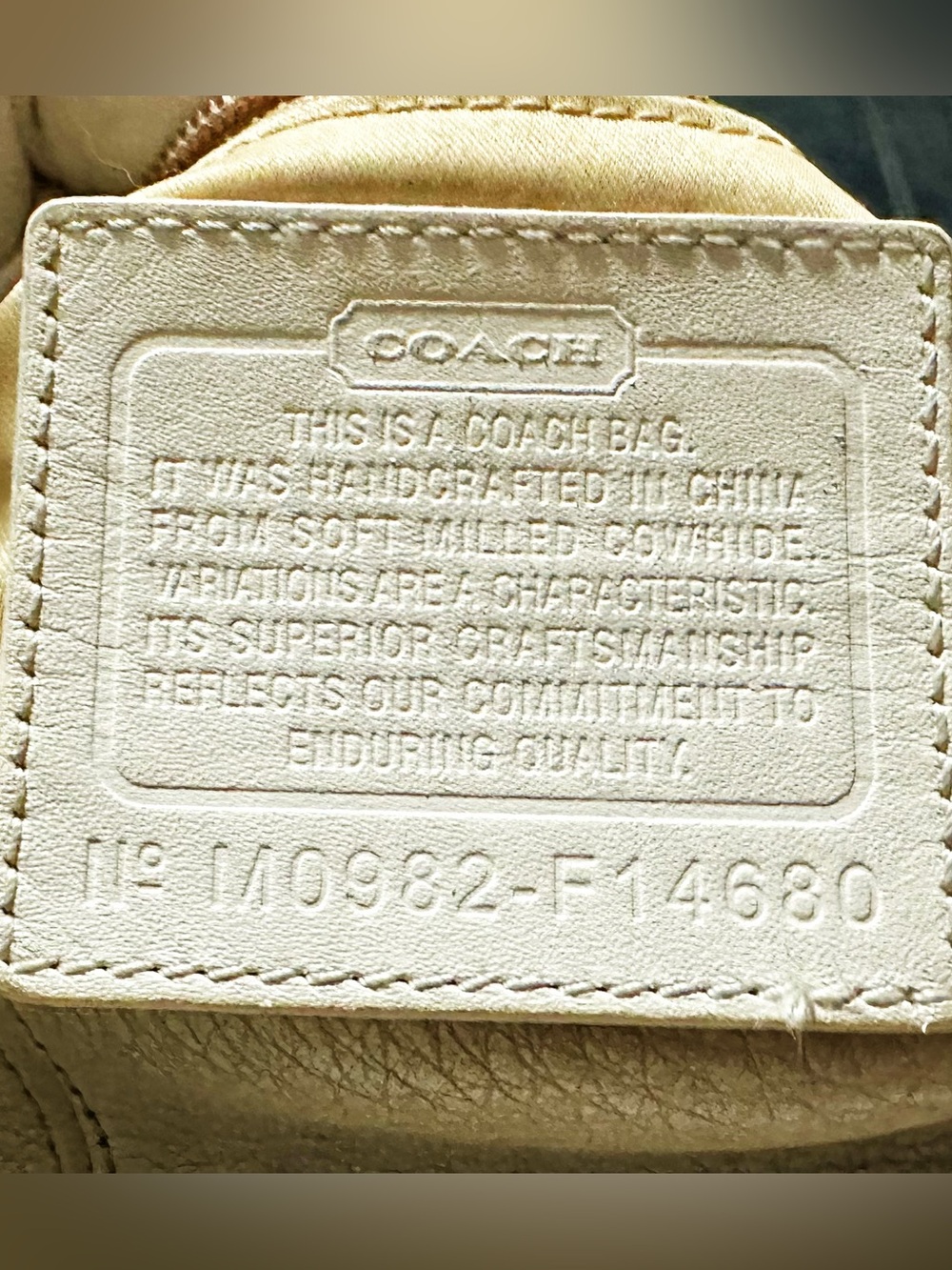 Vintage Coach soho Cream Pebbled Leather Shoulder Bag with Chain Detail - Picture 13 of 15
